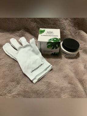 Londontown Restorative Nail Cream with White Treatment Gloves - White